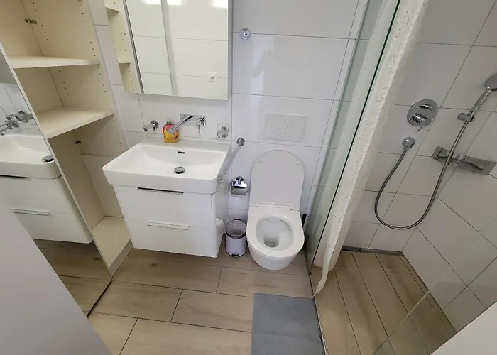 Center Downtown With Balcony Erlach - Self Checkin *