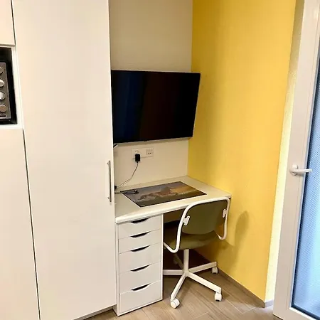 Center Downtown With Balcony Erlach - Self Checkin דירה *